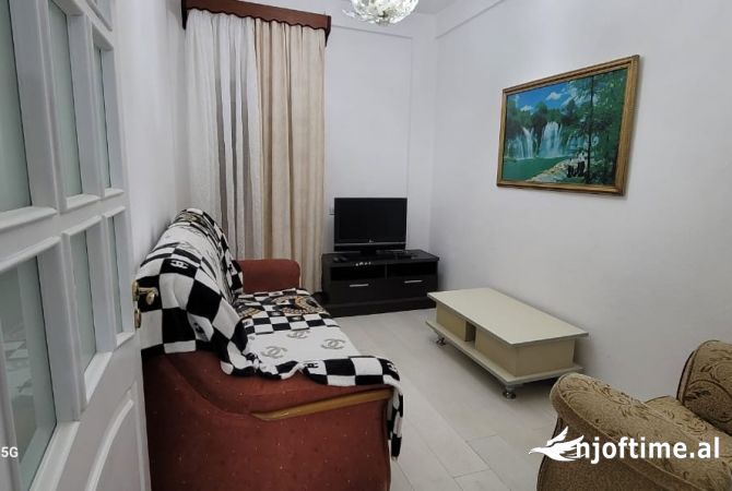 Shtepi me qera 1+1 ne Tirane - 40,000 Leke