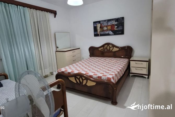 Shtepi me qera 1+1 ne Tirane - 40,000 Leke