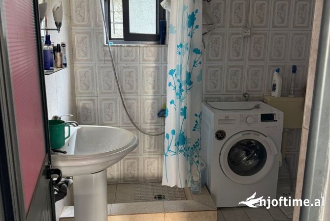 Shtepi me qera Apartament ne Tirane, 1+1, Mobilimi E mobiluar, Pagesa 450  Euro.