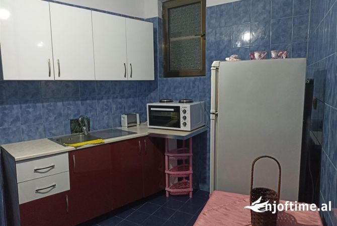 Shtepi me qera Shtepi Private ne Tirane, 1+1, Mobilimi E mobiluar, Pagesa 35,000  Leke.