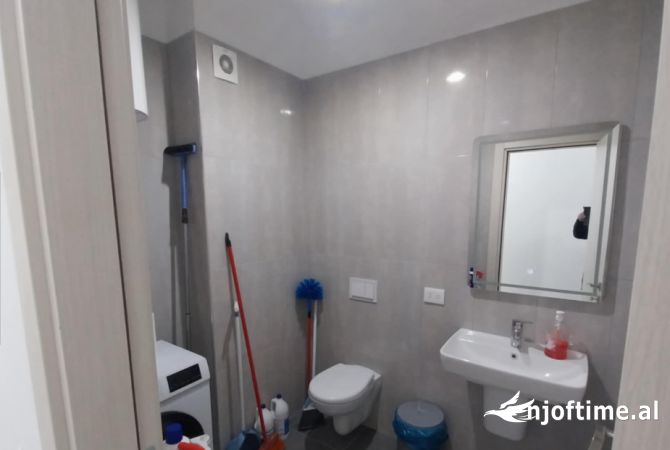Shtepi me qera 2+1 ne Tirane - 650 Euro