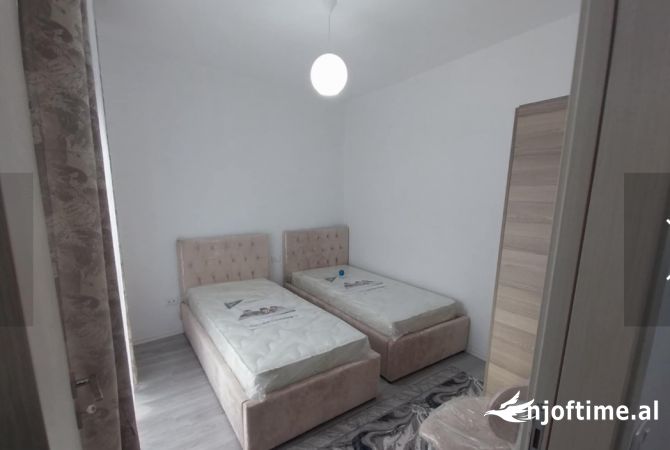 Shtepi me qera Apartament ne Tirane, 2+1, Mobilimi E mobiluar, Pagesa 650  Euro.