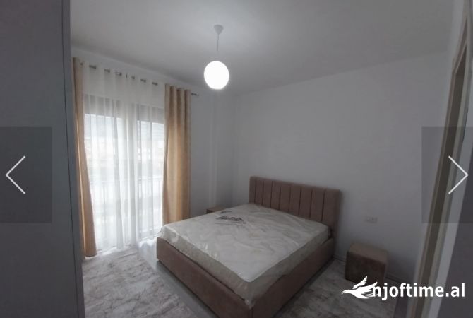Shtepi me qera Apartament ne Tirane, 2+1, Mobilimi E mobiluar, Pagesa 650  Euro.