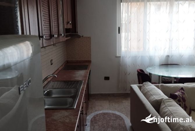 Shtepi me qera 2+1 ne Tirane - 70,000 Leke