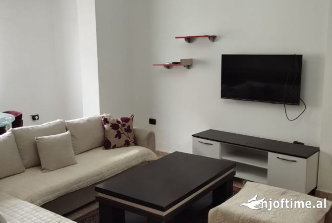 Shtepi me qera 2+1 ne Tirane - 70,000 Leke