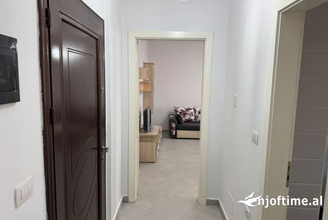 Shtepi me qera 1+1 ne Tirane - 42,000 Leke