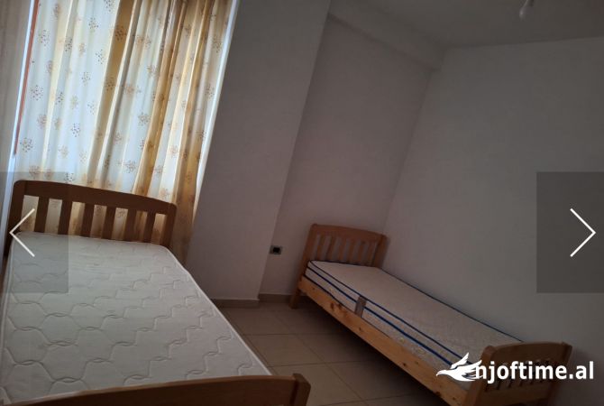 Shtepi me qera Apartament ne Tirane, 3+1, Mobilimi E mobiluar, Pagesa 42,000  Leke.