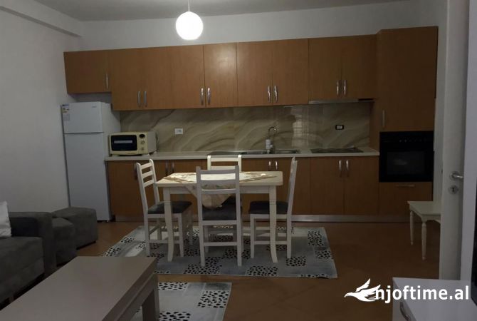 Shtepi me qera 1+1 ne Tirane - 35,000 Leke