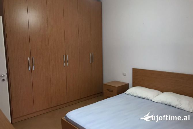 Shtepi me qera Apartament ne Tirane, 1+1, Mobilimi E mobiluar, Pagesa 35,000  Leke.