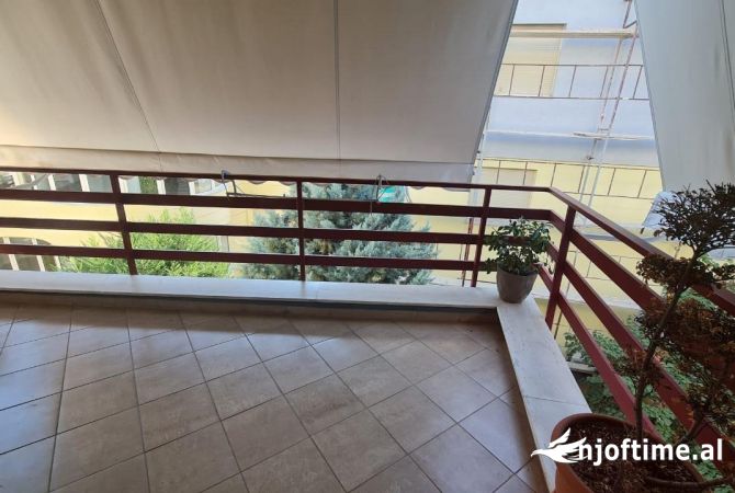 Shtepi me qera Apartament ne Tirane, 2+1, Mobilimi E mobiluar, Pagesa 700  Euro.