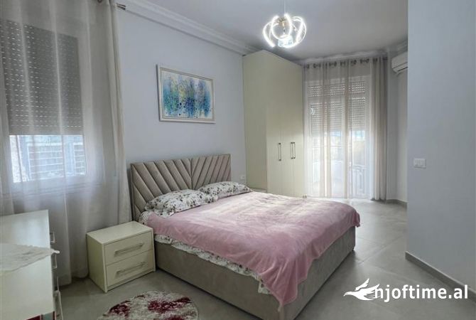 Shtepi me qera Apartament ne Tirane, 2+1, Mobilimi E mobiluar, Pagesa 2,000  Euro.