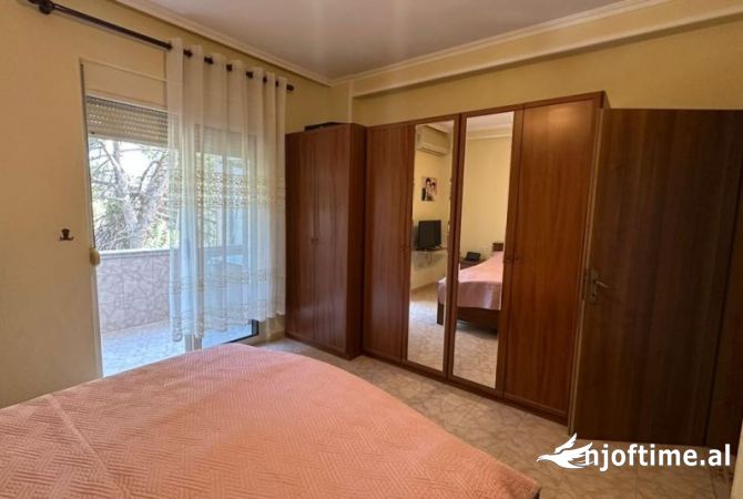 Shtepi me qera Apartament ne Tirane, 2+1, Mobilimi E mobiluar, Pagesa 65,000  Leke.