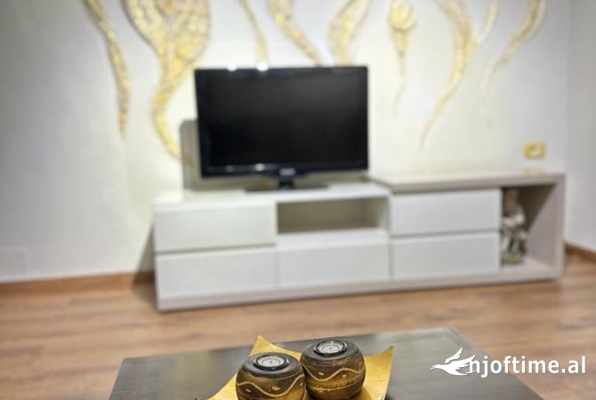 Shtepi me qera Apartament ne Tirane, 2+1, Mobilimi E mobiluar, Pagesa 650  Euro.