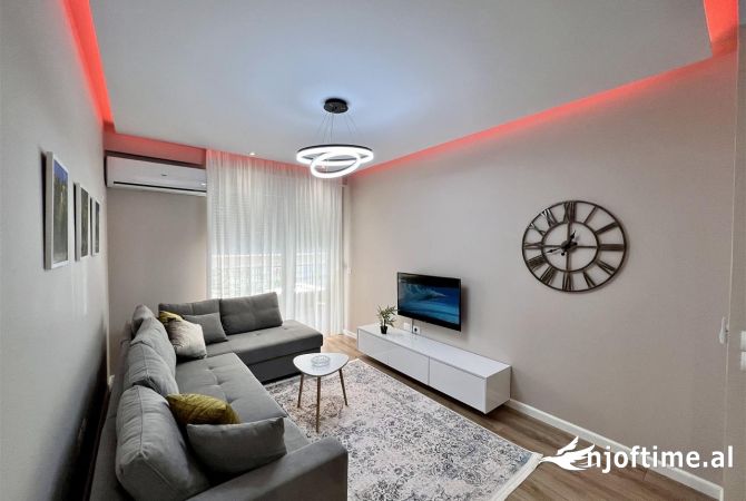 Shtepi me qera Apartament ne Tirane, 1+1, Mobilimi E mobiluar, Pagesa 750  Euro.