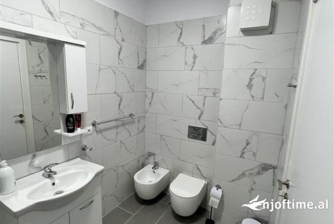 Shtepi me qera Apartament ne Tirane, 1+1, Mobilimi E mobiluar, Pagesa 750  Euro.