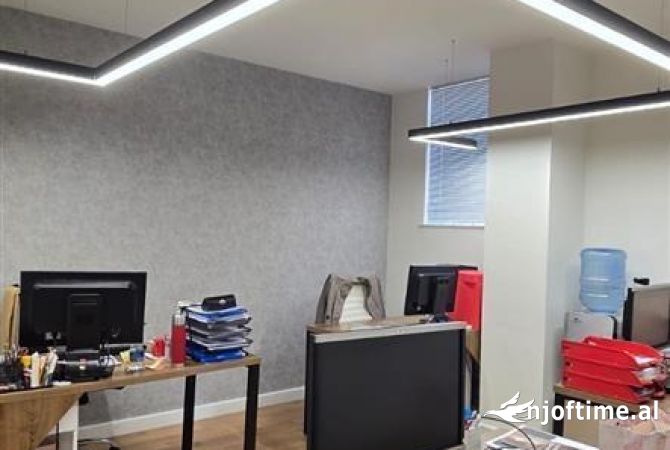 Ambient biznesi me qera 3+1 ne Tirane - 700 Euro