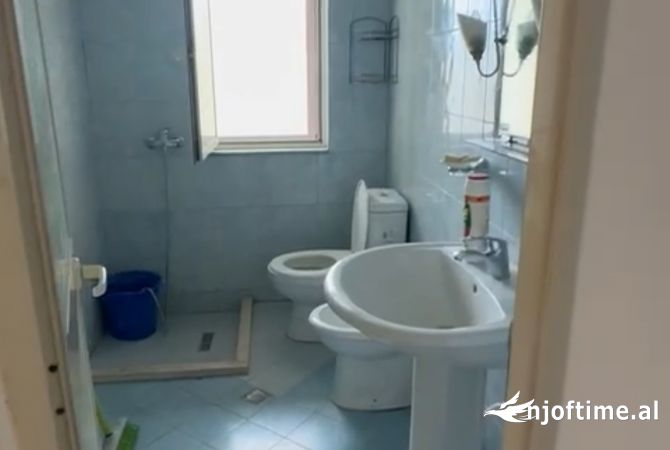 Shtepi me qera Apartament ne Tirane, 1+1, Mobilimi Bosh, pa mobiluar, Pagesa 350  Euro.