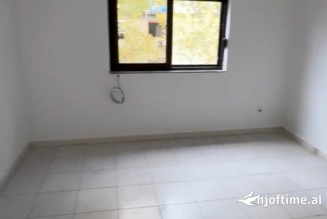 Shtepi me qera 1+1 ne Tirane - 350 Euro