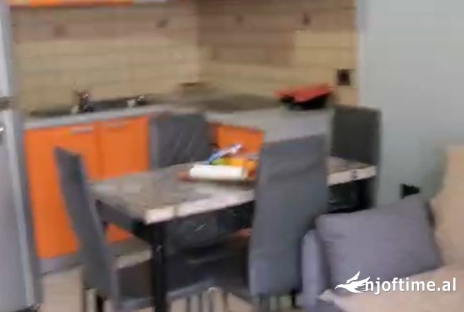 Shtepi me qera Apartament ne Tirane, 2+1, Mobilimi E mobiluar, Pagesa 500  Euro.