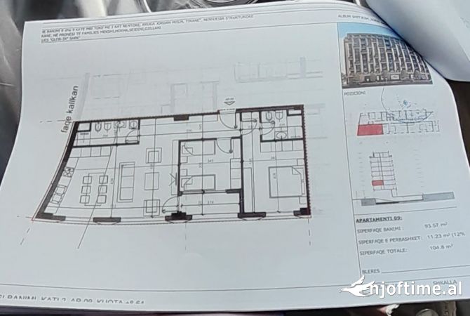 Shtepi ne shitje Apartament ne Tirane, 2+1, Mobilimi Bosh, pa mobiluar, Pagesa 165,000  Euro.