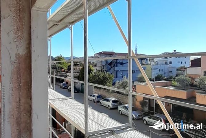 Shtepi ne shitje Apartament ne Tirane, 2+1, Mobilimi Bosh, pa mobiluar, Pagesa 165,000  Euro.