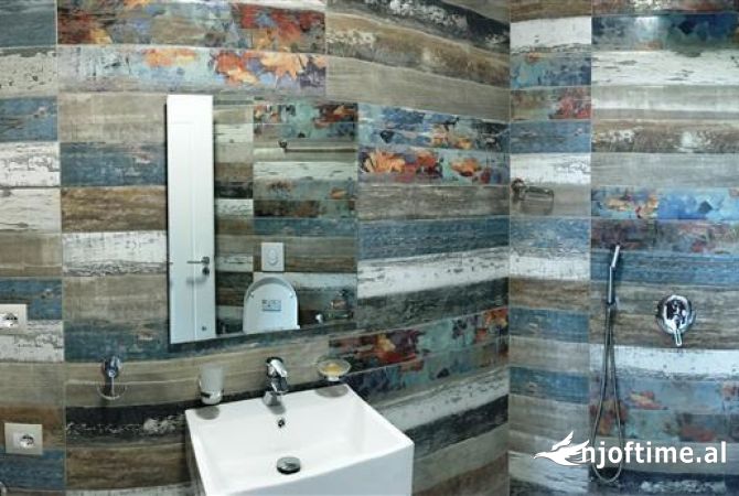 Shtepi me qera Apartament ne Tirane, 2+1, Mobilimi Bosh, pa mobiluar, Pagesa 450  Euro.