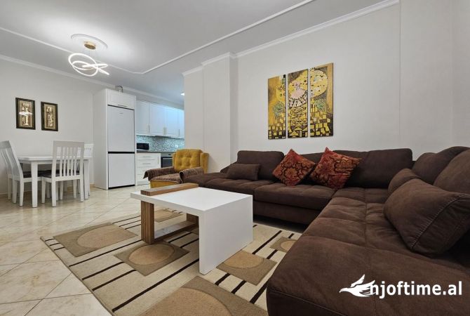 Shtepi me qera 2+1 ne Tirane - 700 Euro