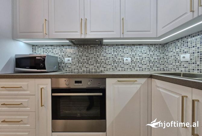 Shtepi me qera 2+1 ne Tirane - 700 Euro
