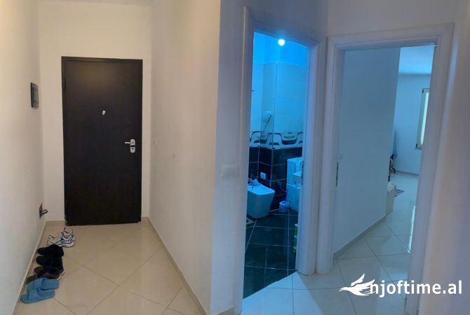 Shtepi ne shitje Apartament ne Tirane, 1+1, Mobilimi E mobiluar, Pagesa 86,000  Euro.