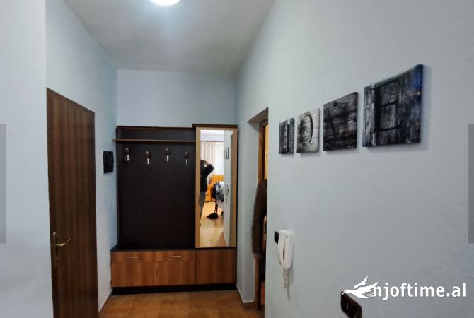 Shtepi me qera Apartament ne Tirane, 1+1, Mobilimi E mobiluar, Pagesa 600  Euro.