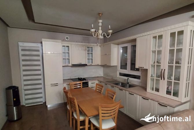 Shtepi me qera 2+1 ne Tirane - 500 Euro