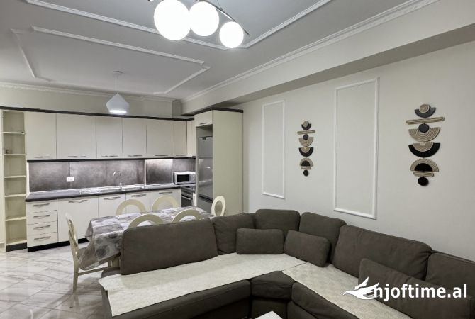 Shtepi me qera 1+1 ne Tirane - 60,000 Leke