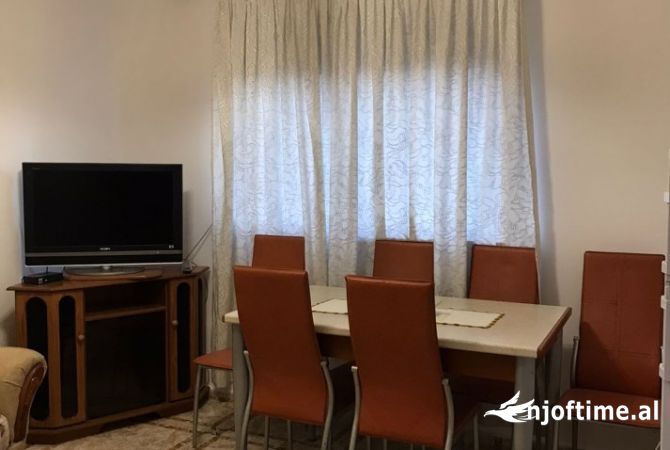 Shtepi me qera Apartament ne Tirane, 3+1, Mobilimi E mobiluar, Pagesa 53,000  Leke.
