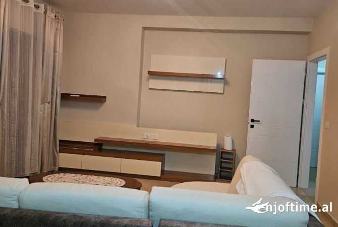 Shtepi me qera Apartament ne Tirane, 1+1, Mobilimi E mobiluar, Pagesa 50,000  Leke.