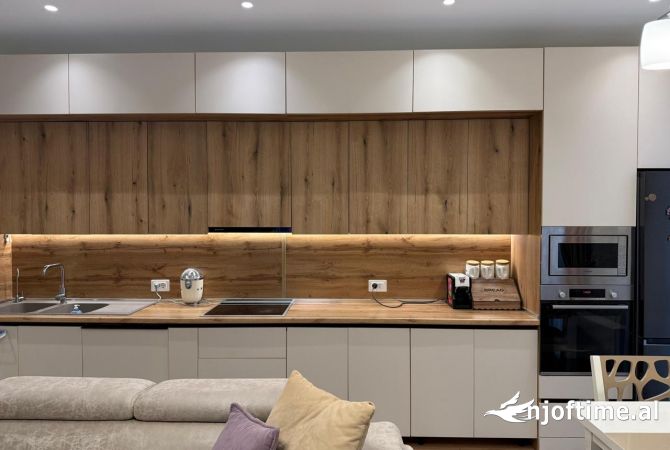 Shtepi ne shitje Apartament ne Tirane, 2+1, Mobilimi E mobiluar, Pagesa 209,000  Euro.