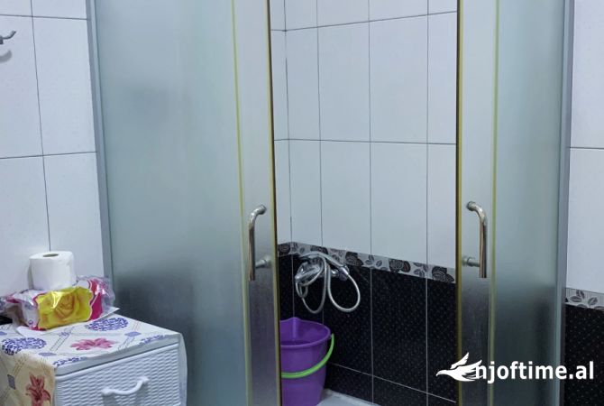 Shtepi me qera Shtepi Private ne Tirane, 1+1, Mobilimi E mobiluar, Pagesa 45,000  Leke.