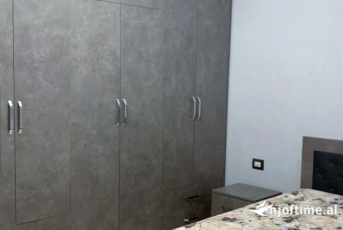 Shtepi me qera Shtepi Private ne Tirane, 1+1, Mobilimi E mobiluar, Pagesa 45,000  Leke.