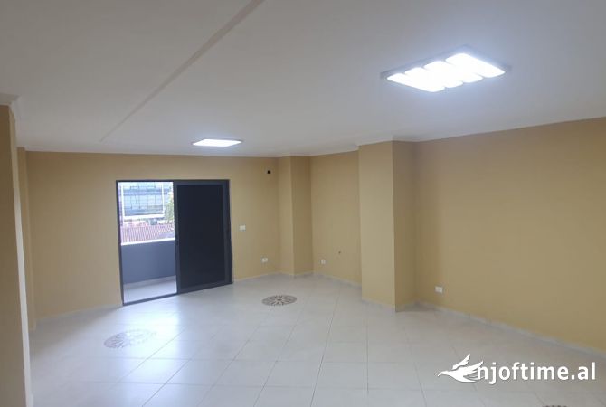 Jepet apartament 160 m2 ne Qender te Tiranes , rr Kajo Karafili 