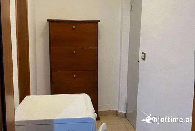 Shtepi me qera Apartament ne Tirane, Garsoniere, Mobilimi E mobiluar, Pagesa 35,000  Leke.