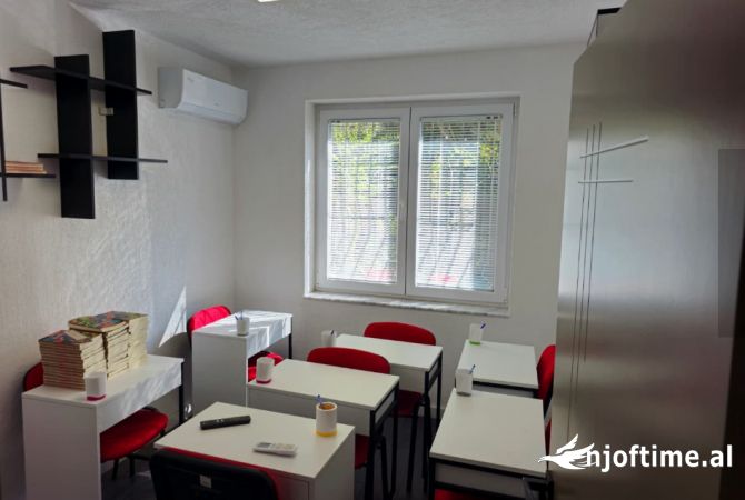 Jepet ambjent biznesi me qera tek 21 dhjetori