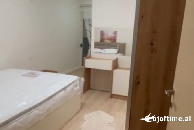 Shtepi me qera Apartament ne Tirane, 1+1, Mobilimi E mobiluar, Pagesa 550  Euro.
