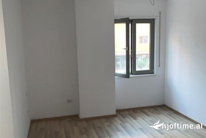Shtepi me qera Apartament ne Tirane, 1+1, Mobilimi E mobiluar, Pagesa 400  Euro.