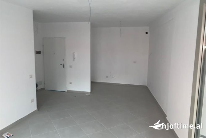 Shtepi me qera Apartament ne Tirane, 1+1, Mobilimi E mobiluar, Pagesa 400  Euro.