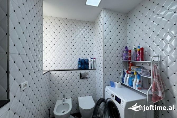 Shtepi me qera Apartament ne Tirane, 2+1, Mobilimi E mobiluar, Pagesa 750  Euro.