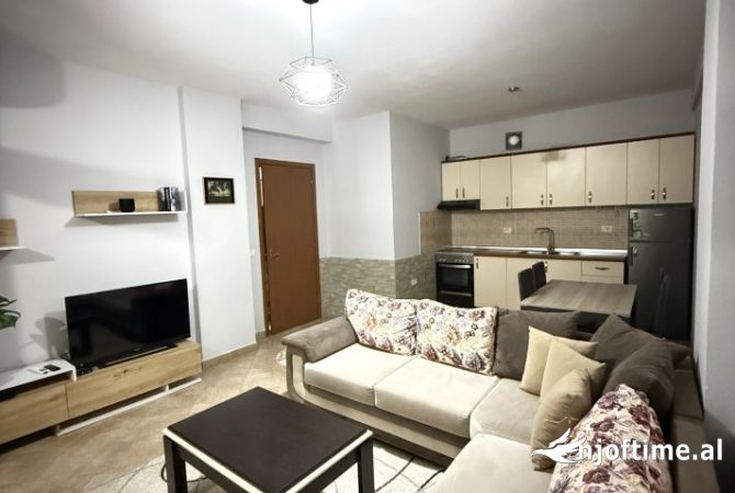 Shtepi me qera Apartament ne Tirane, 1+1, Mobilimi E mobiluar, Pagesa 450  Euro.
