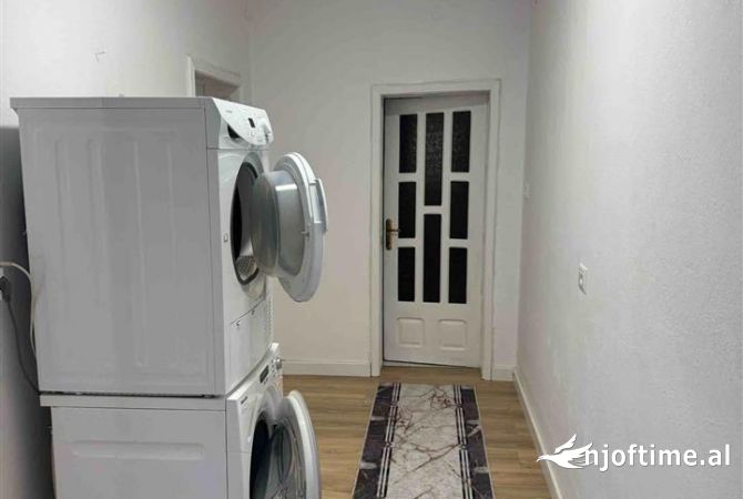 Shtepi me qera Shtepi Private ne Tirane, 1+1, Mobilimi E mobiluar, Pagesa 400  Euro.