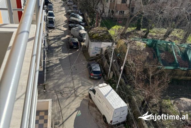 Shtepi ne shitje Apartament ne Tirane, 1+1, Mobilimi Bosh, pa mobiluar, Pagesa 87,000  Euro.