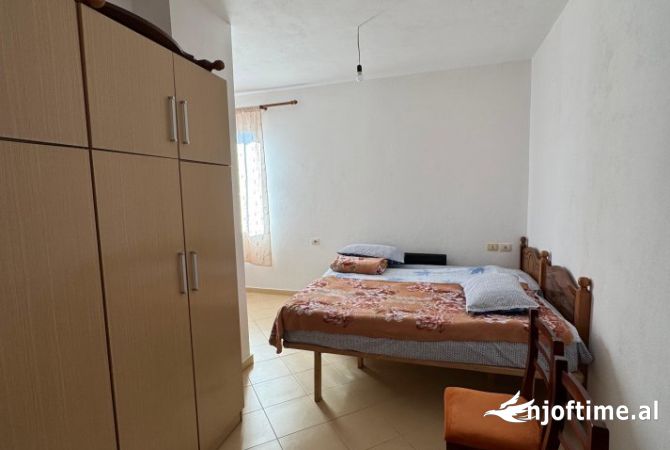 Shtepi ne shitje Apartament ne Tirane, 1+1, Mobilimi Bosh, pa mobiluar, Pagesa 87,000  Euro.