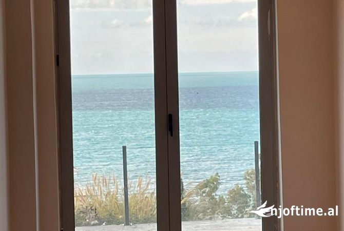 Shtepi ne shitje Apartament ne Vlore, 2+1, Mobilimi Bosh, pa mobiluar, Pagesa 150,000  Euro.
