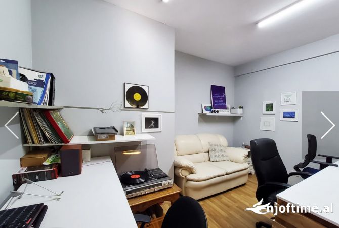 Jepet zyre 30 m2 e mobiluar tek Kompleksi Usluga 